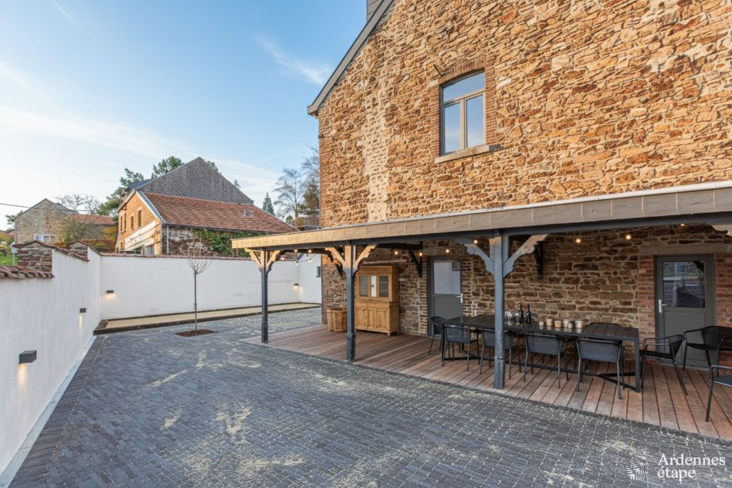 Le Renard qui Passe - Cour façade