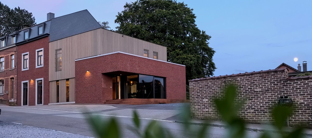 Le Supra - Façade nuit