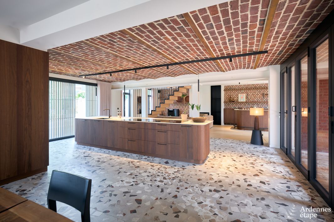 Le Supra - Cuisine îlot briques