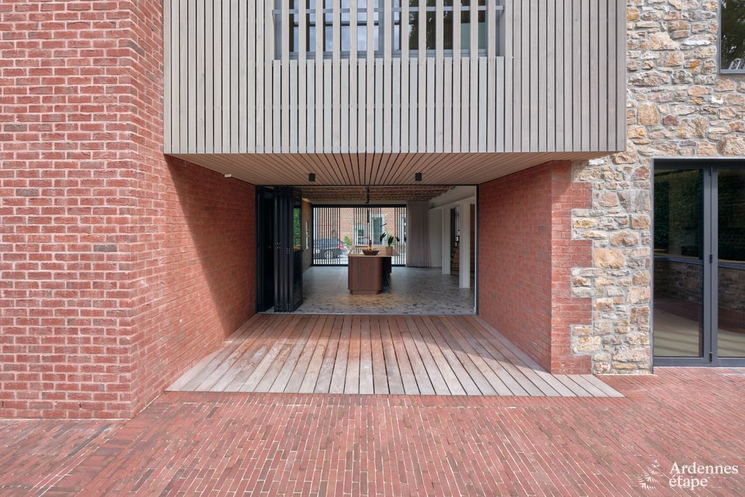 Le Supra - Entrée terrasse bois